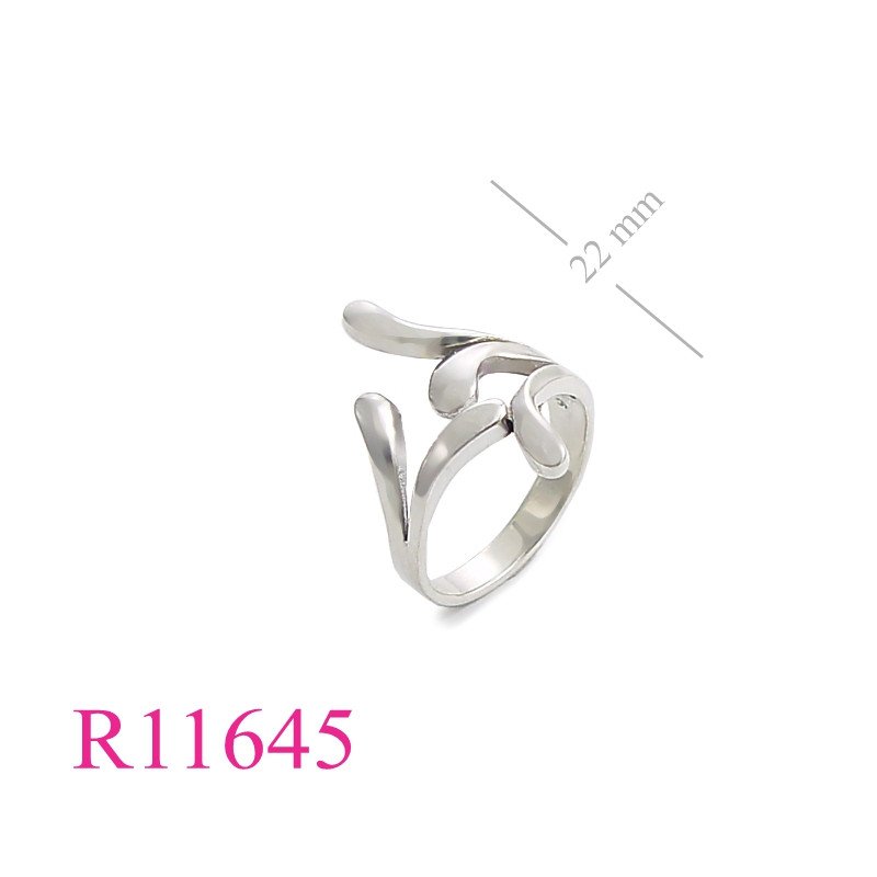 <p>Ring, 5 vines.</p>