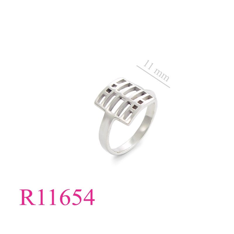 <p>Ring, square wih cut out.</p>