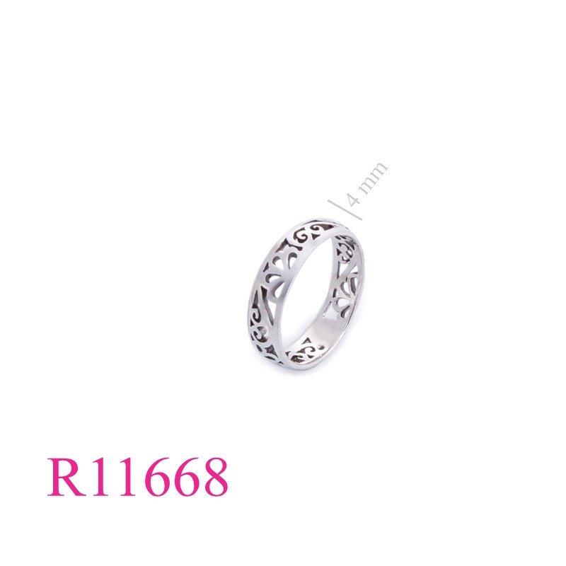 <p>Band Ring, cut out design.</p>