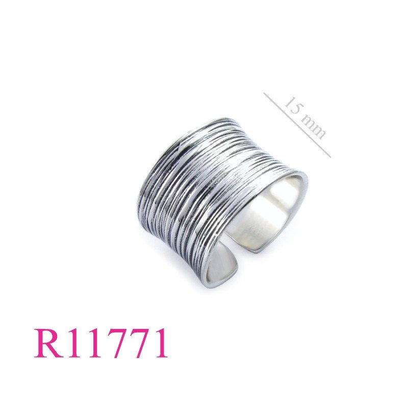 <p>Band Ring, 15mm wrap lines.</p>