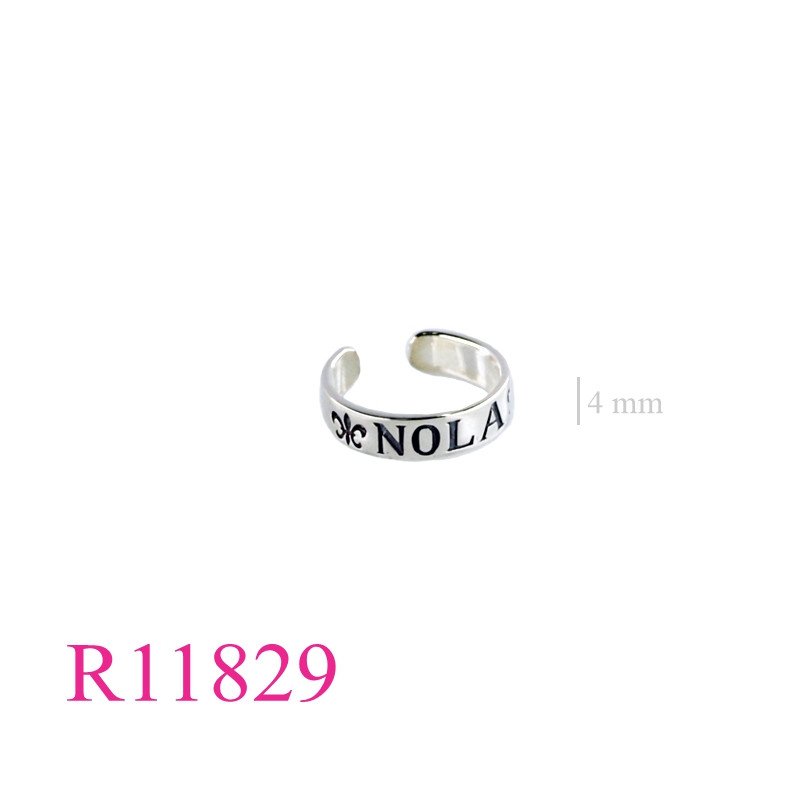 <p>Toe Ring, 'NOLA".</p>