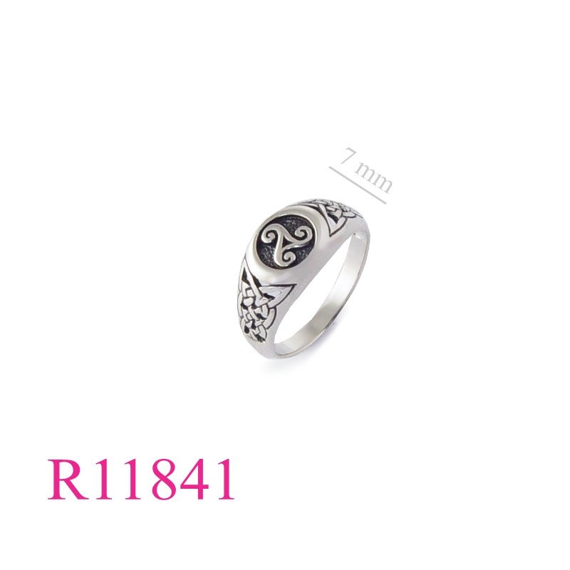 <p>Triskelion Ring, Celtic Ring, Triskelion and Celtic.</p>