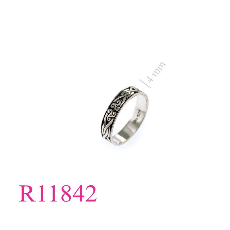 <p>Band Ring, 4.5mm Celtic.</p>