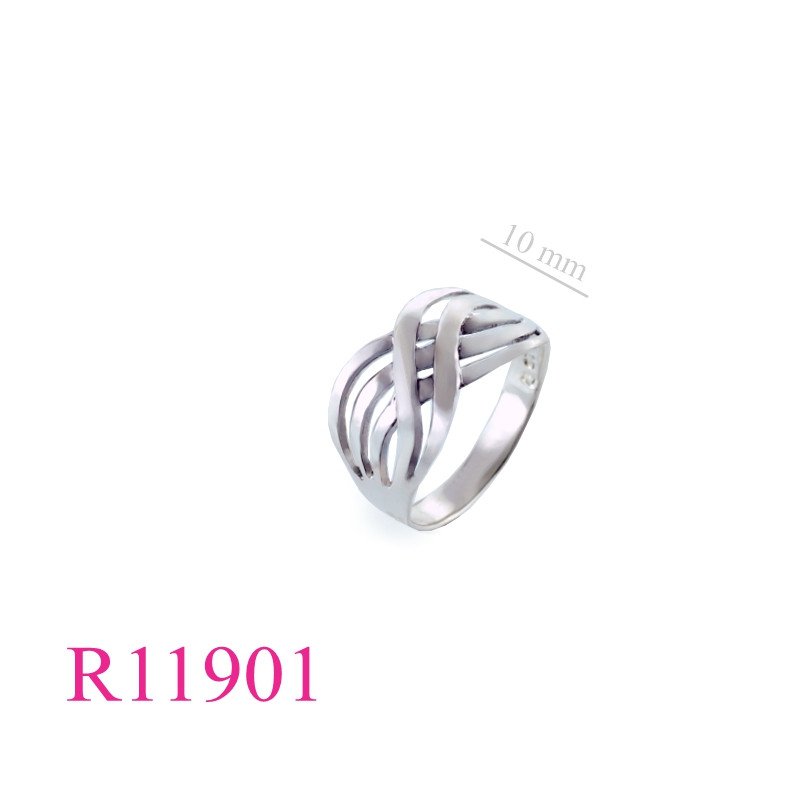 <p>Ring, cross lines design.</p>