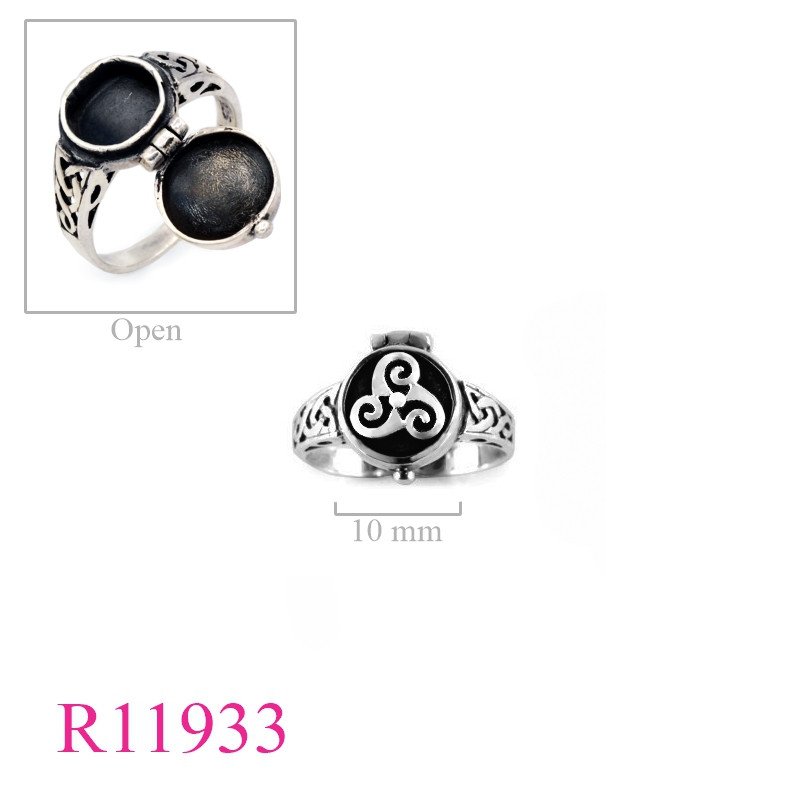 <p>Ring, Triskellion poison ring.</p>