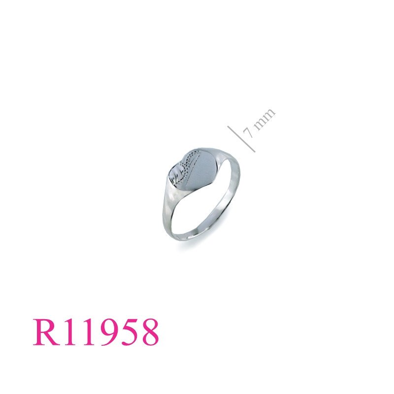 <p>Signet Ring, 7mm half engraved signet heart.</p>
