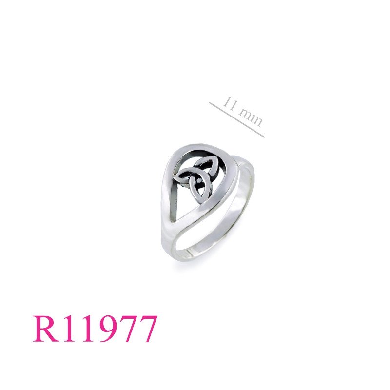 <p>Ring, Trinity in drop design.</p>