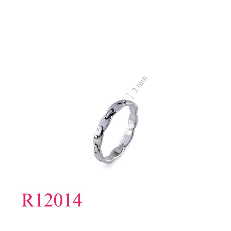 <p>Band Ring, chain links.</p>