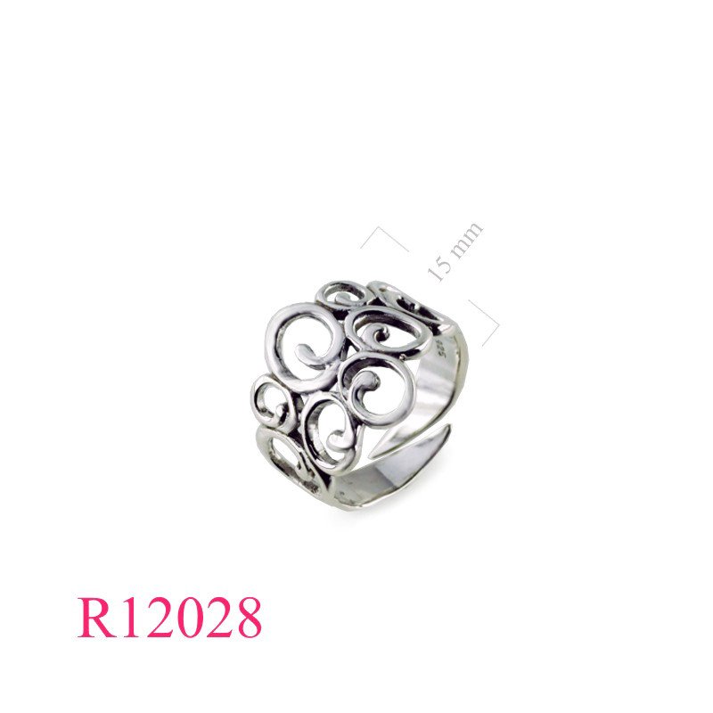 <p>Ring, swirls design free size.</p>