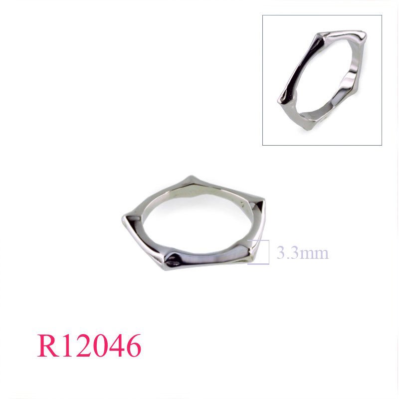 <p>Ring, 5 angles bamboo design.</p>
