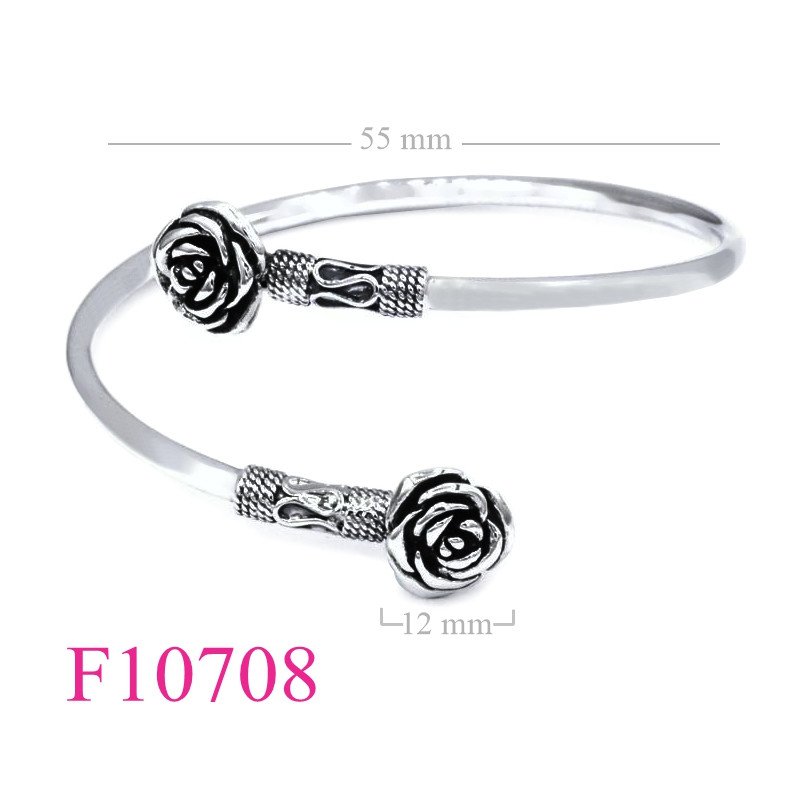 <p>Bangle, roses.</p>