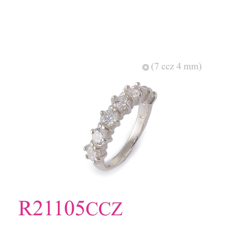 <p>Ring, 7 CCZ stones.</p>