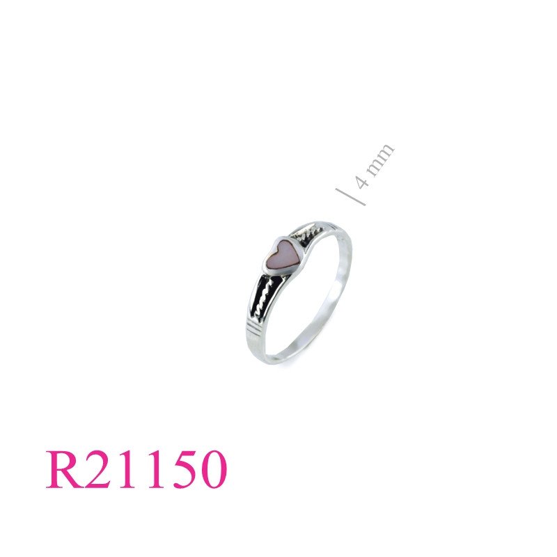 <p>Ring, heart stone.</p>