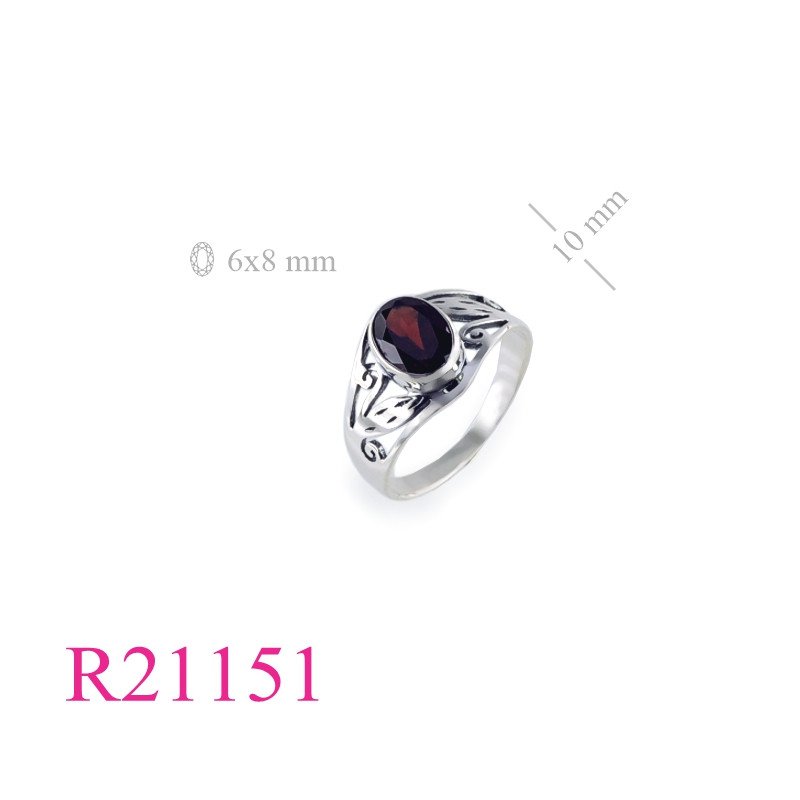 <p>Ring, leaf design with Real Garnet oval stone.</p>