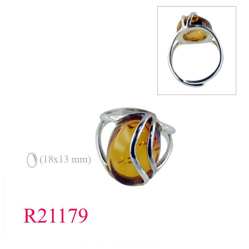 <p>Ring, 18x13mm oval Amber adjustable size.</p>