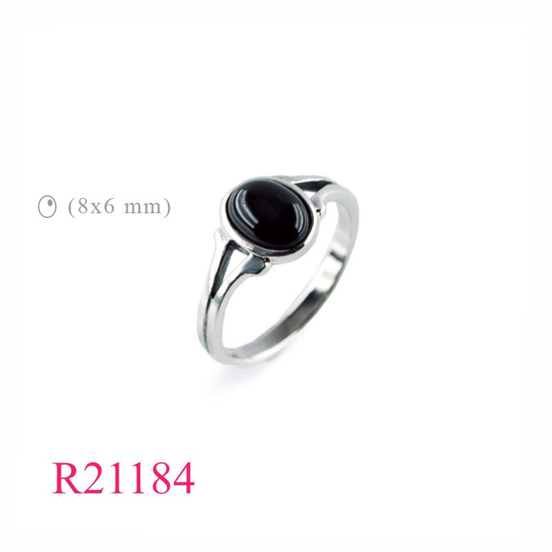 <p>Ring, oval Real cabochon stone.</p>