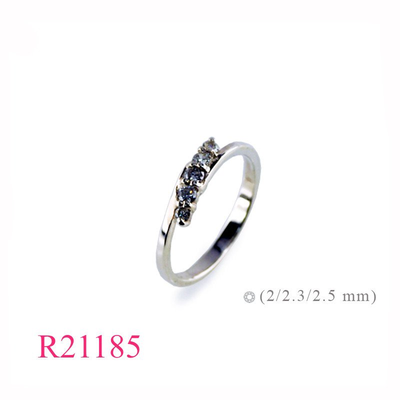 <p>Ring, 5 round CCZ stones.</p>