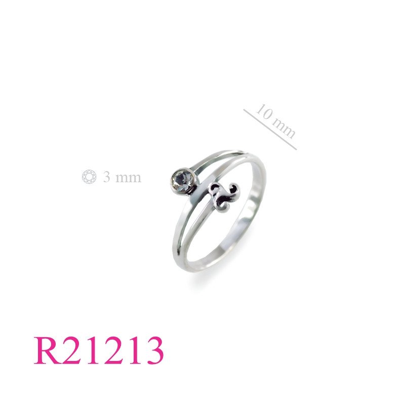 <p>Triskelion Ring, Triskelion with round crystal.</p>