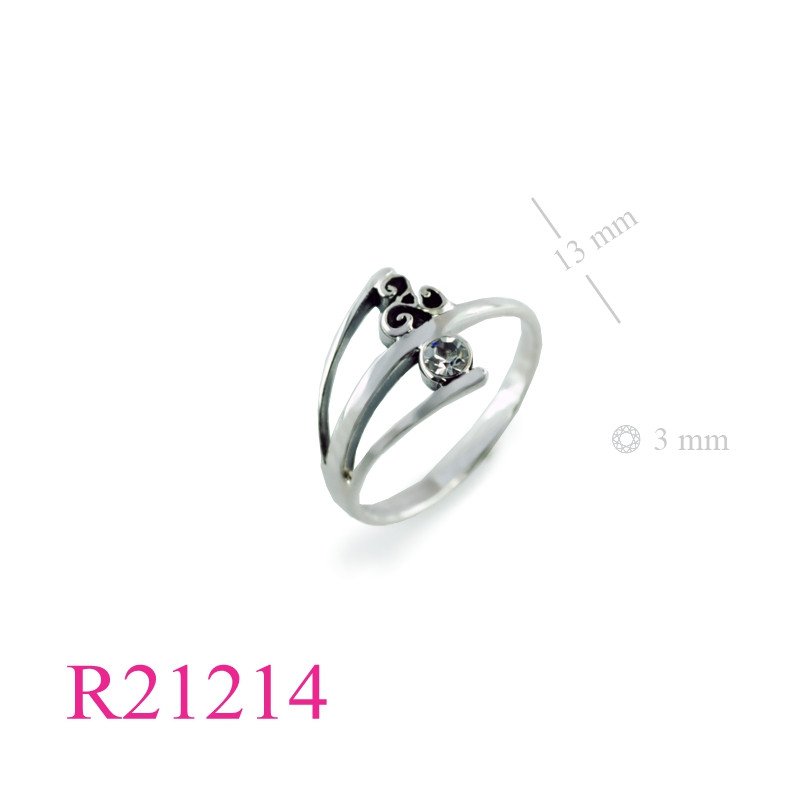 <p>Triskelion Ring, Triskelion with round crystal.</p>