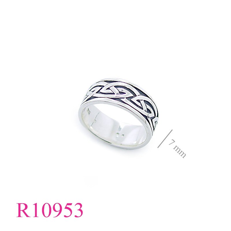 <p>Band Ring, celtic.</p>
