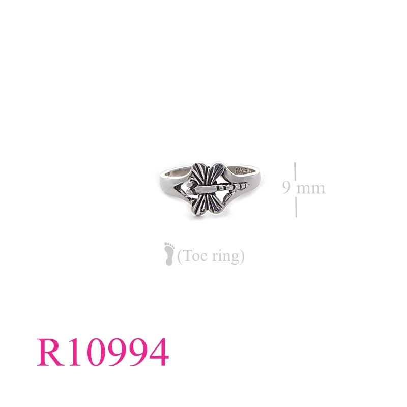 <p>Ring, toe, dragonfly.</p>